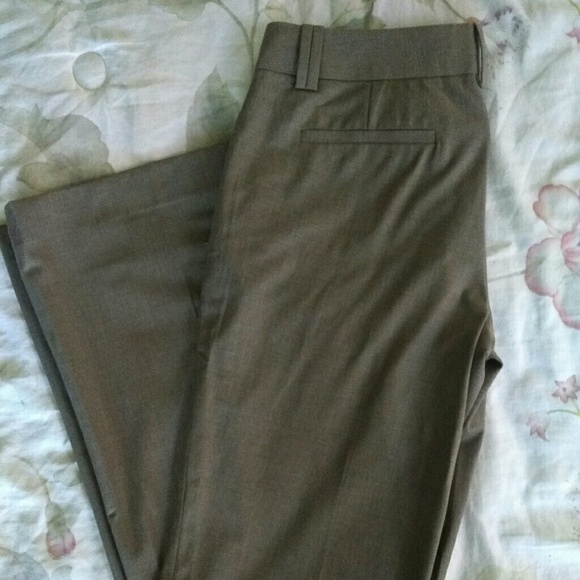 Ann Taylor LOFT "Marisa" Size 6, Beige - Picture 6 of 8